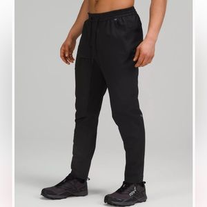 NWT Lululemon License To Train Pant Jogger in BLACK